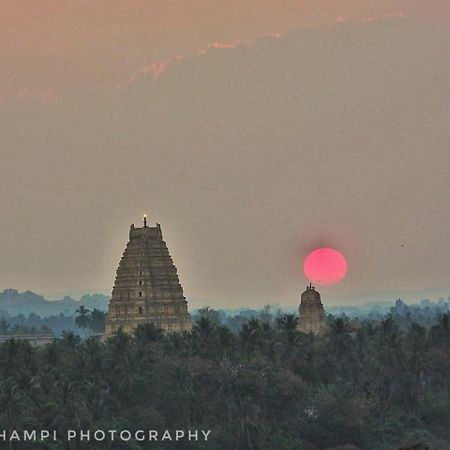 Thilak Home Stay Hampi Luaran gambar