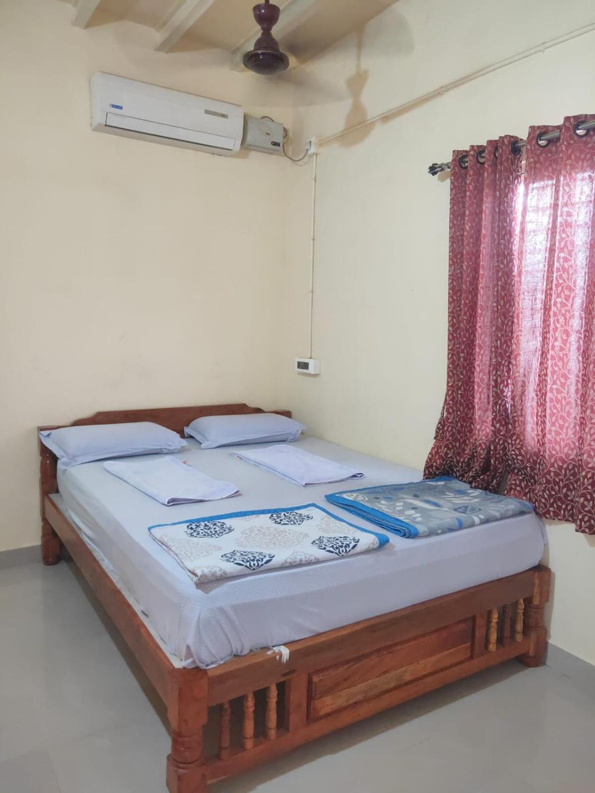 Thilak Home Stay Hampi Luaran gambar