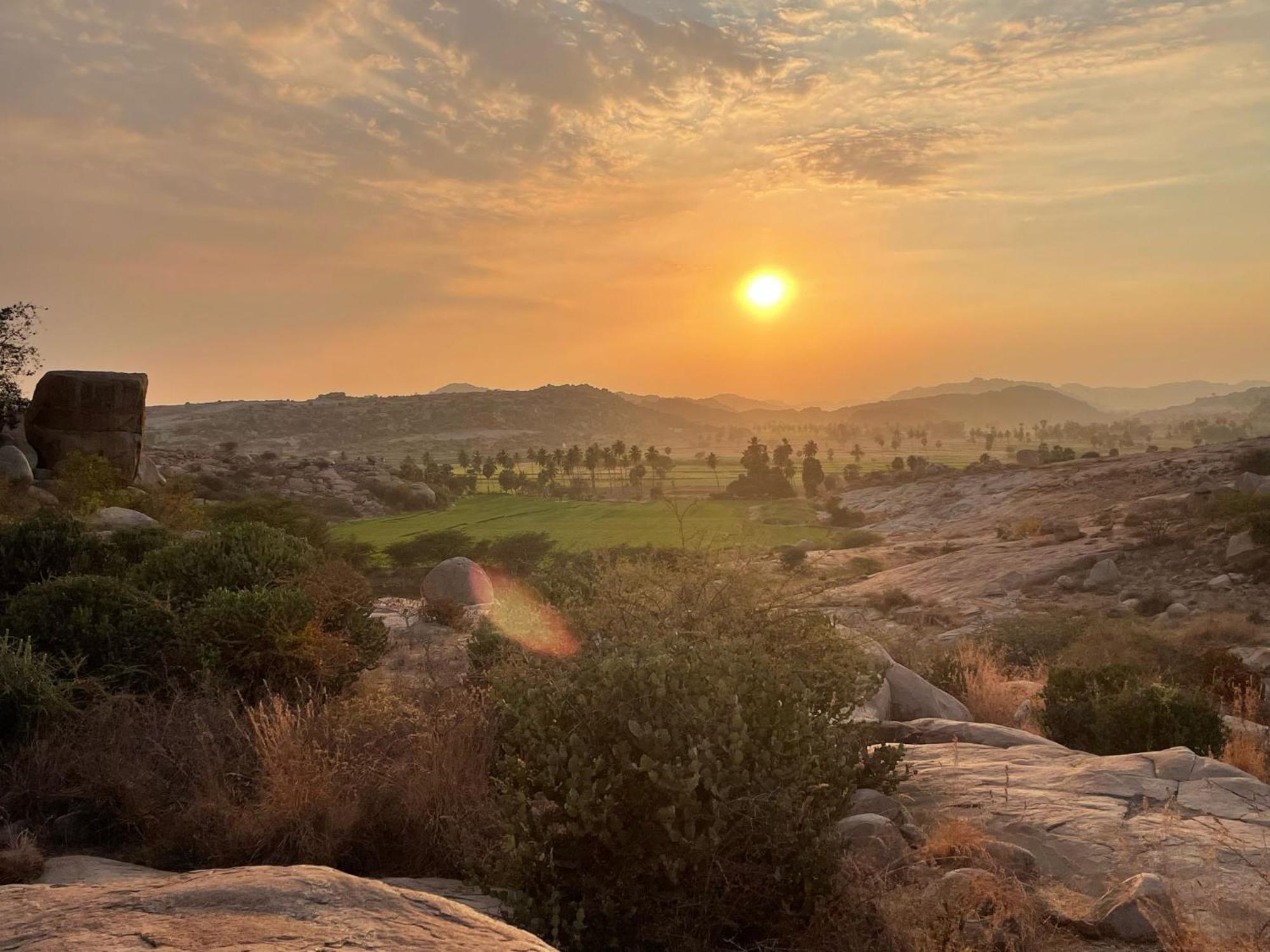 Thilak Home Stay Hampi Luaran gambar