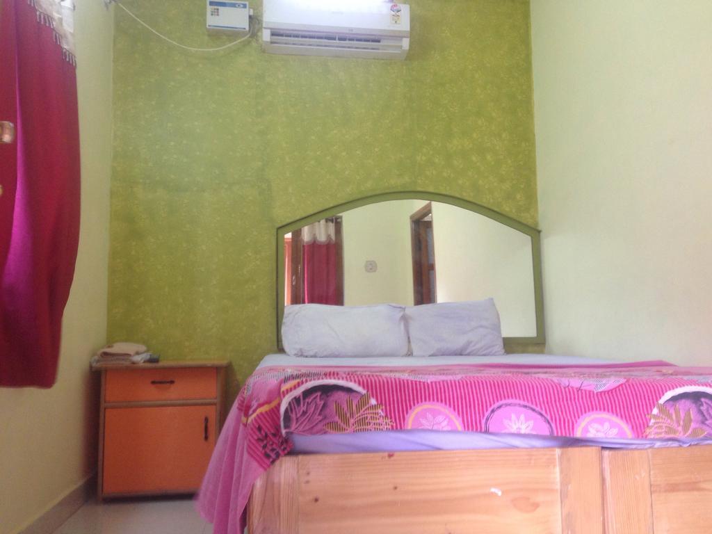 Thilak Home Stay Hampi Luaran gambar