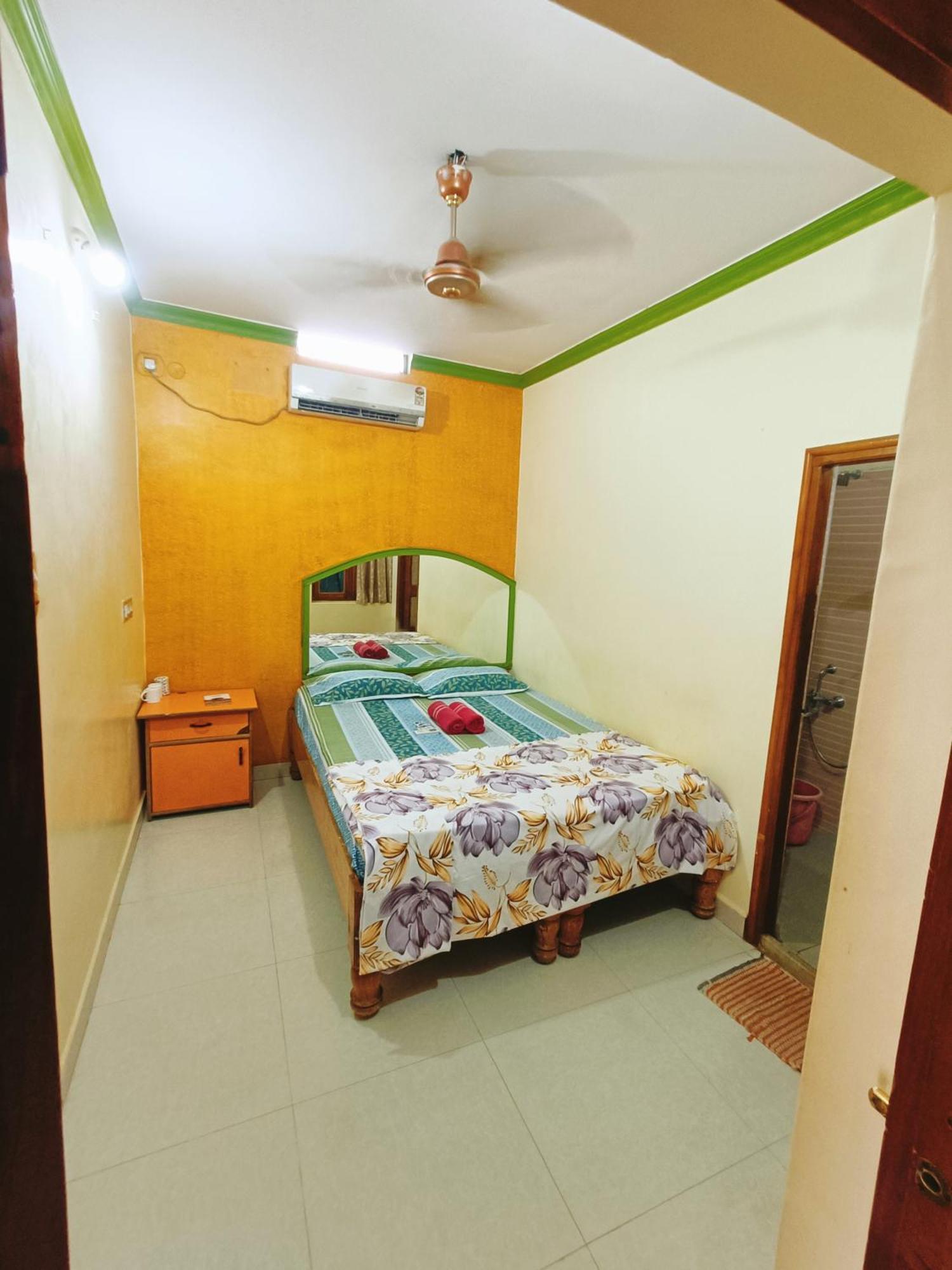 Thilak Home Stay Hampi Luaran gambar