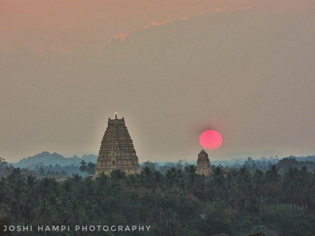 Thilak Home Stay Hampi Luaran gambar