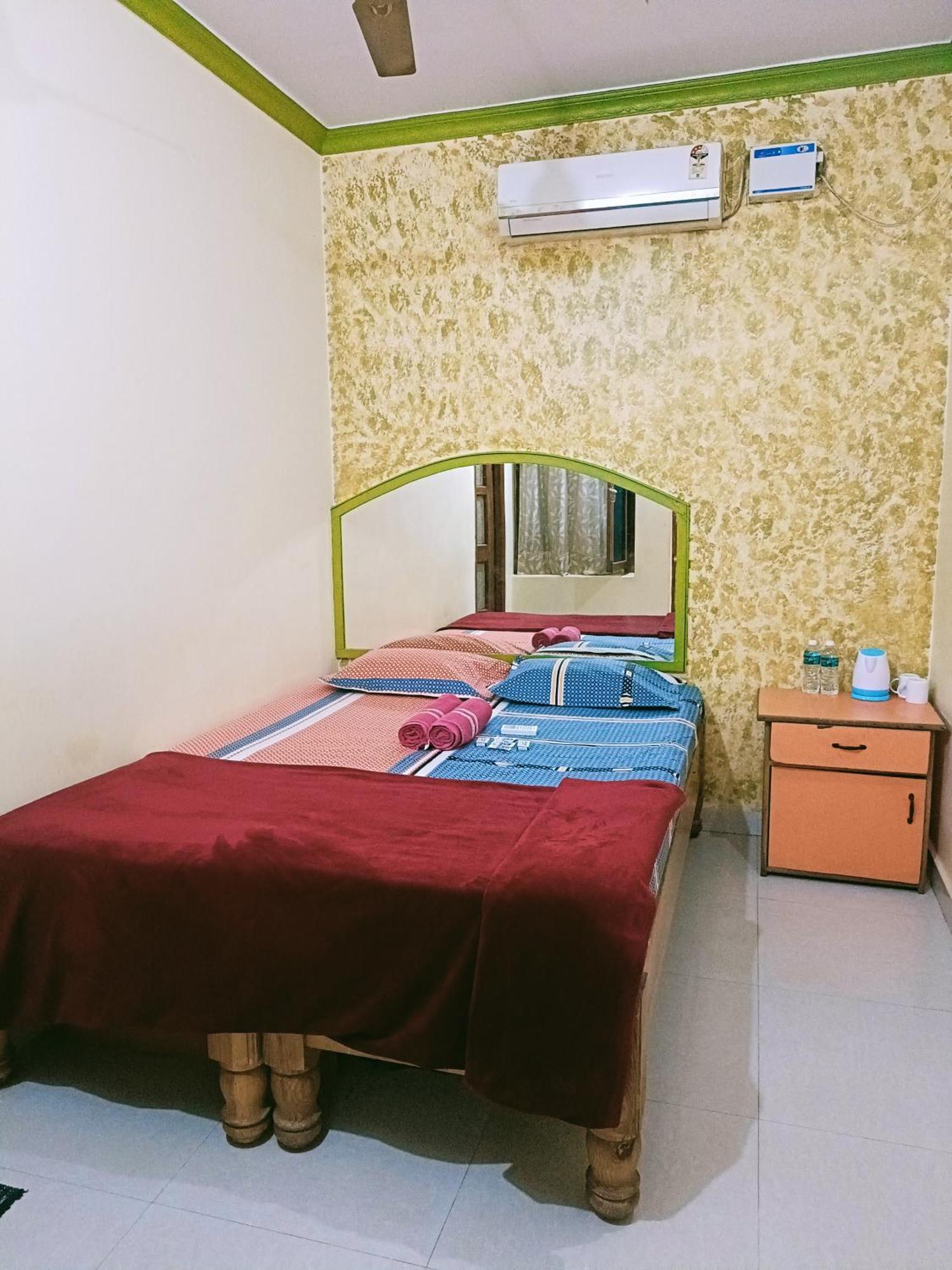 Thilak Home Stay Hampi Luaran gambar